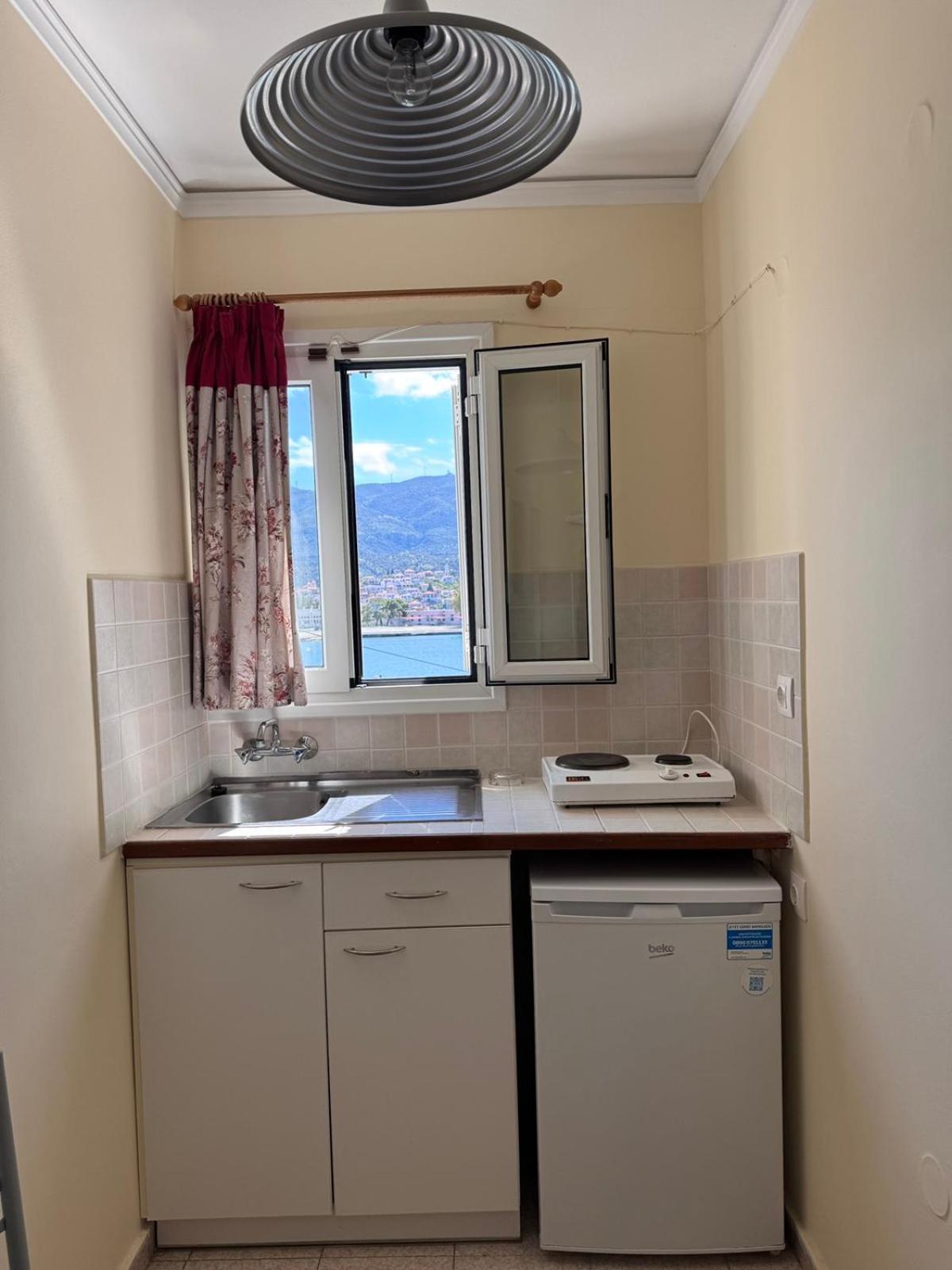 Poros Town Matrona Apartments מראה חיצוני תמונה
