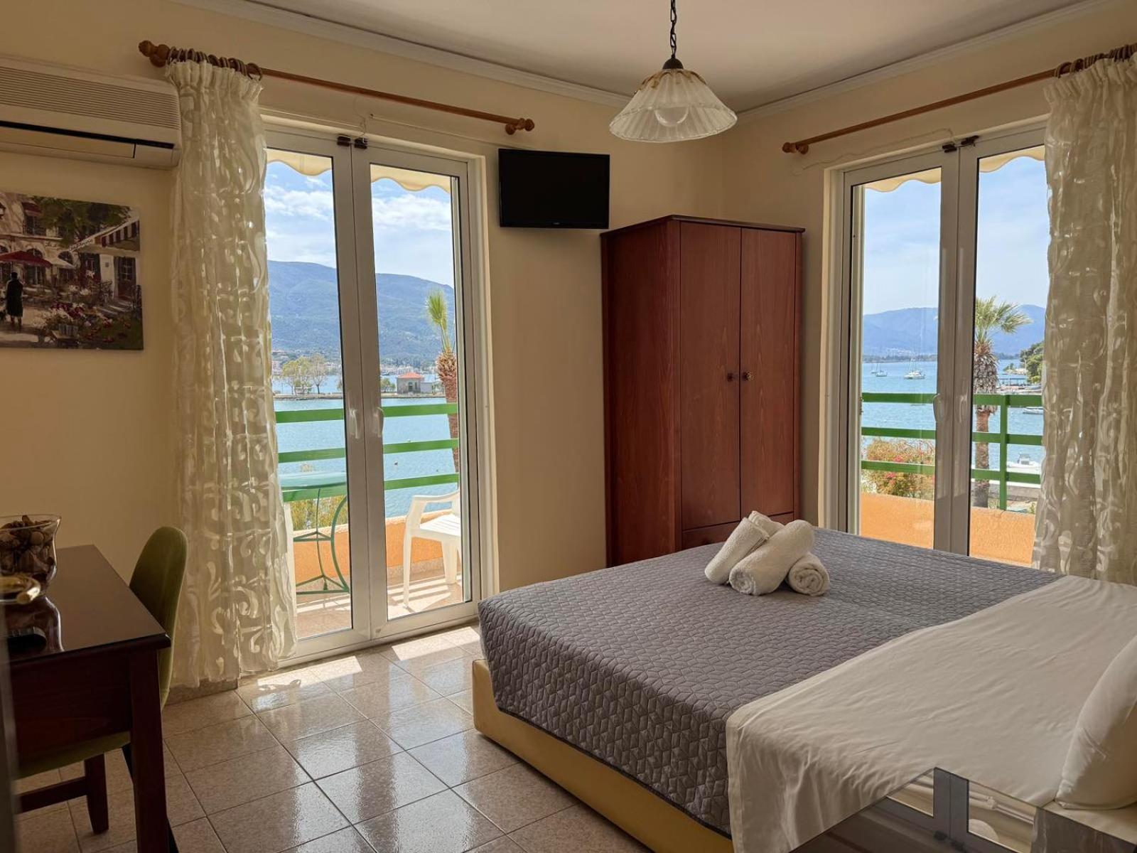 Poros Town Matrona Apartments מראה חיצוני תמונה