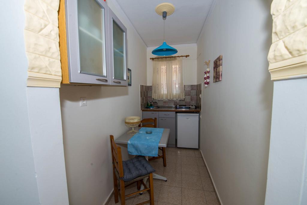 Poros Town Matrona Apartments מראה חיצוני תמונה