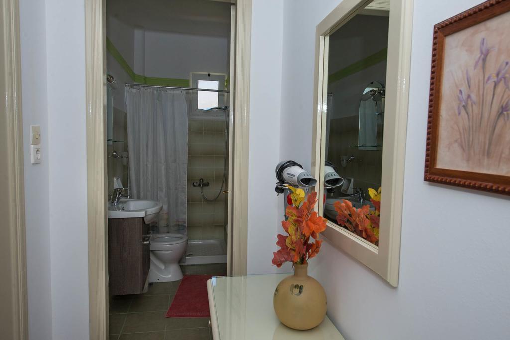 Poros Town Matrona Apartments מראה חיצוני תמונה