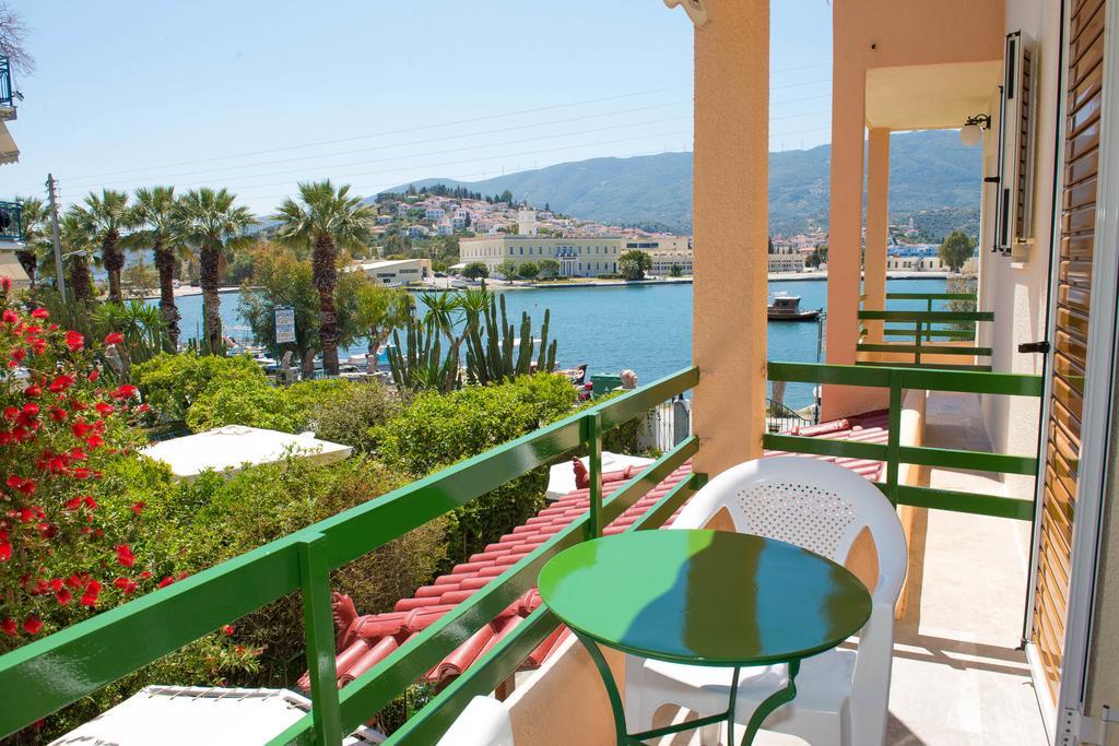 Poros Town Matrona Apartments מראה חיצוני תמונה