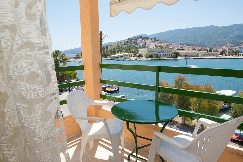 Poros Town Matrona Apartments מראה חיצוני תמונה