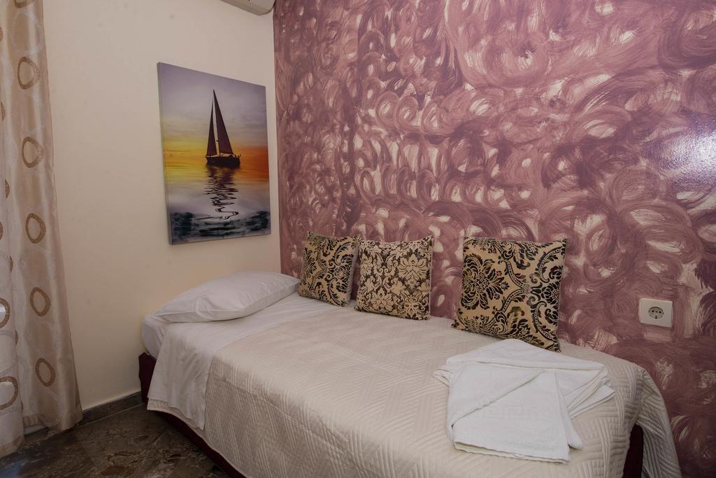 Poros Town Matrona Apartments מראה חיצוני תמונה