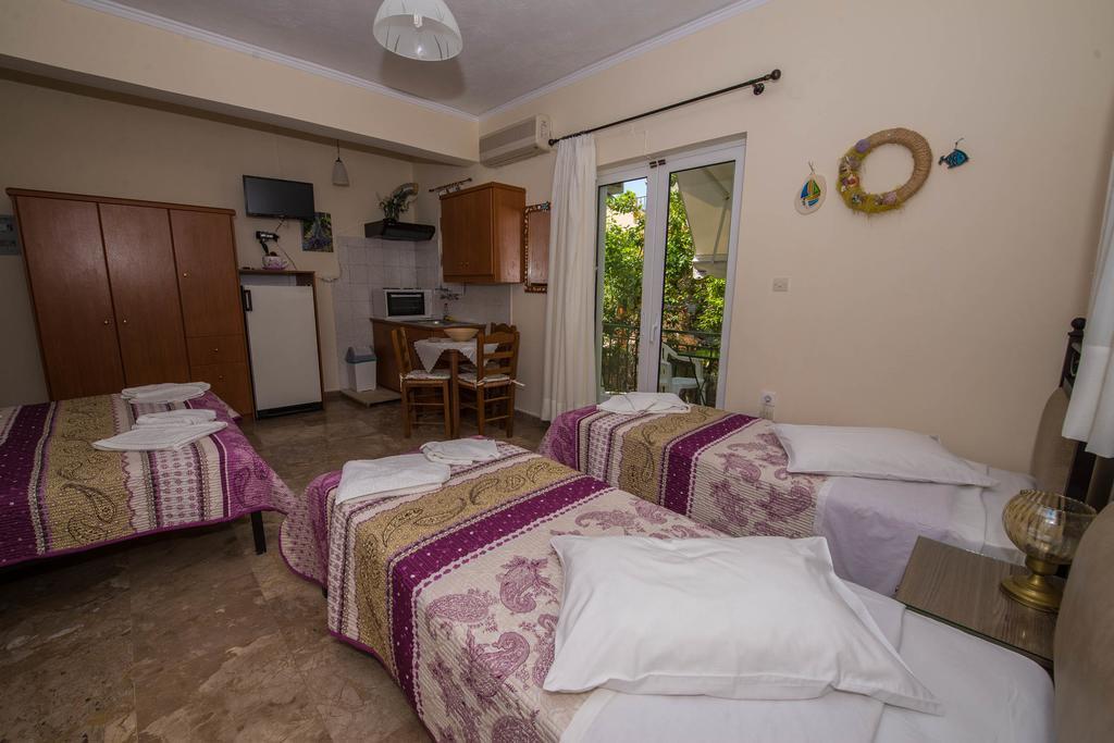 Poros Town Matrona Apartments מראה חיצוני תמונה
