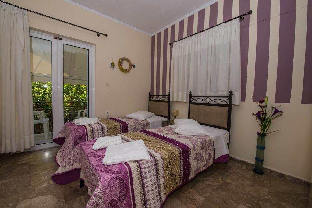 Poros Town Matrona Apartments מראה חיצוני תמונה