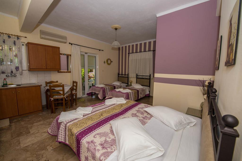 Poros Town Matrona Apartments מראה חיצוני תמונה