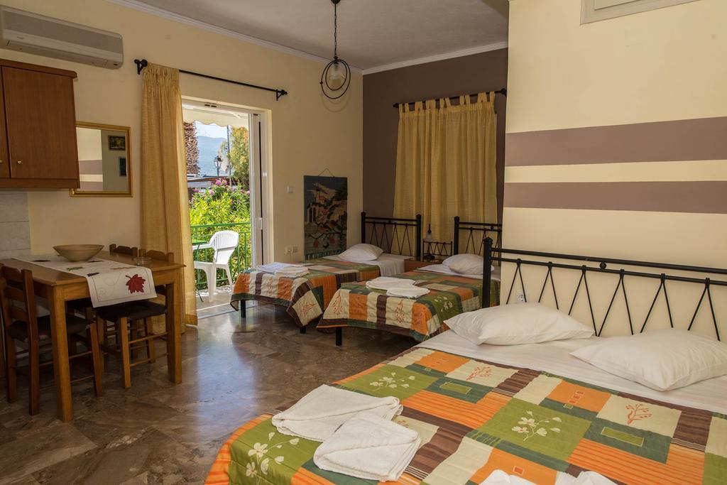 Poros Town Matrona Apartments מראה חיצוני תמונה