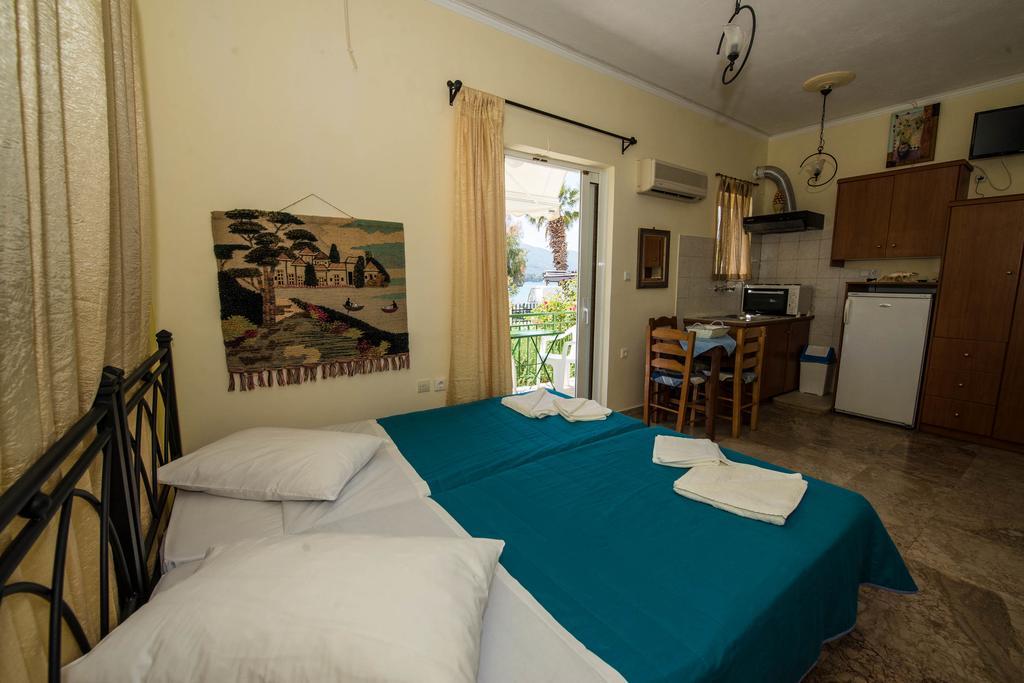 Poros Town Matrona Apartments מראה חיצוני תמונה