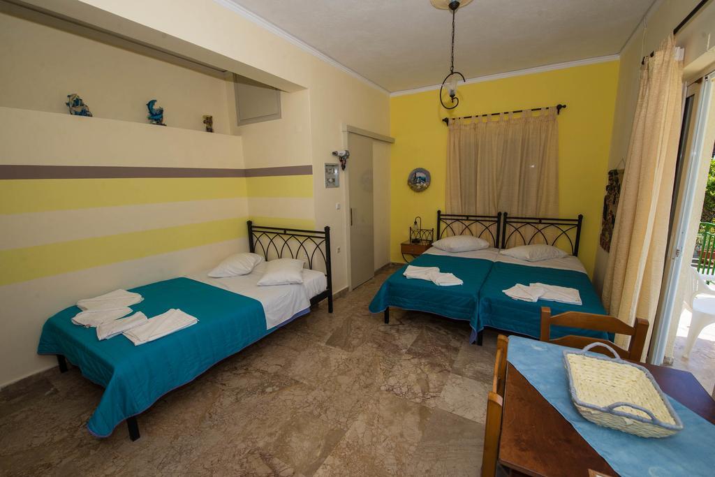 Poros Town Matrona Apartments מראה חיצוני תמונה