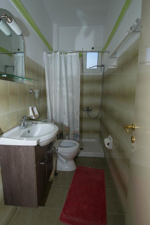 Poros Town Matrona Apartments מראה חיצוני תמונה