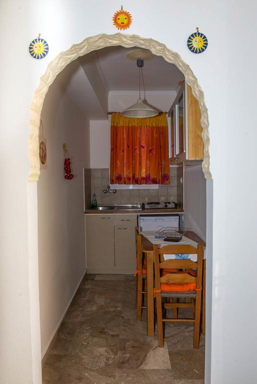 Poros Town Matrona Apartments מראה חיצוני תמונה